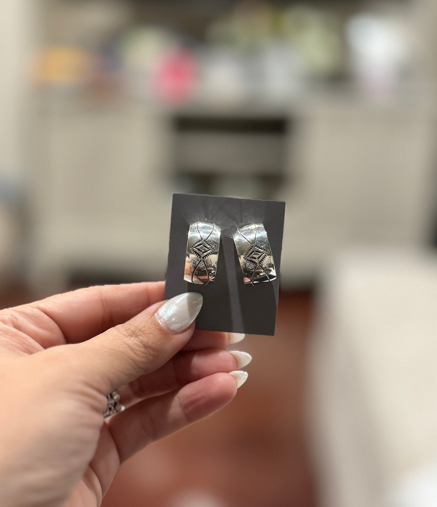 7/16” Wide Hoops Nova Ashley