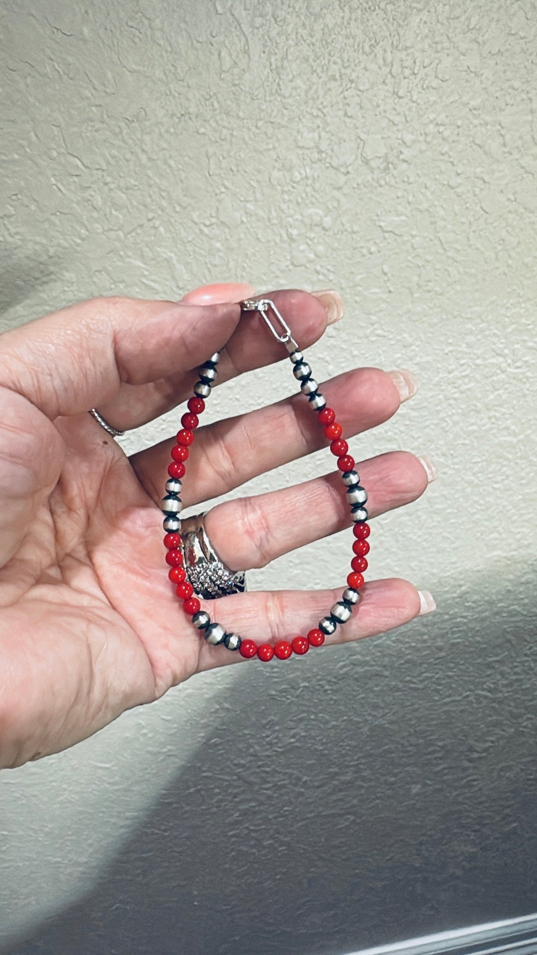 Graduated bracelet with Red Coral