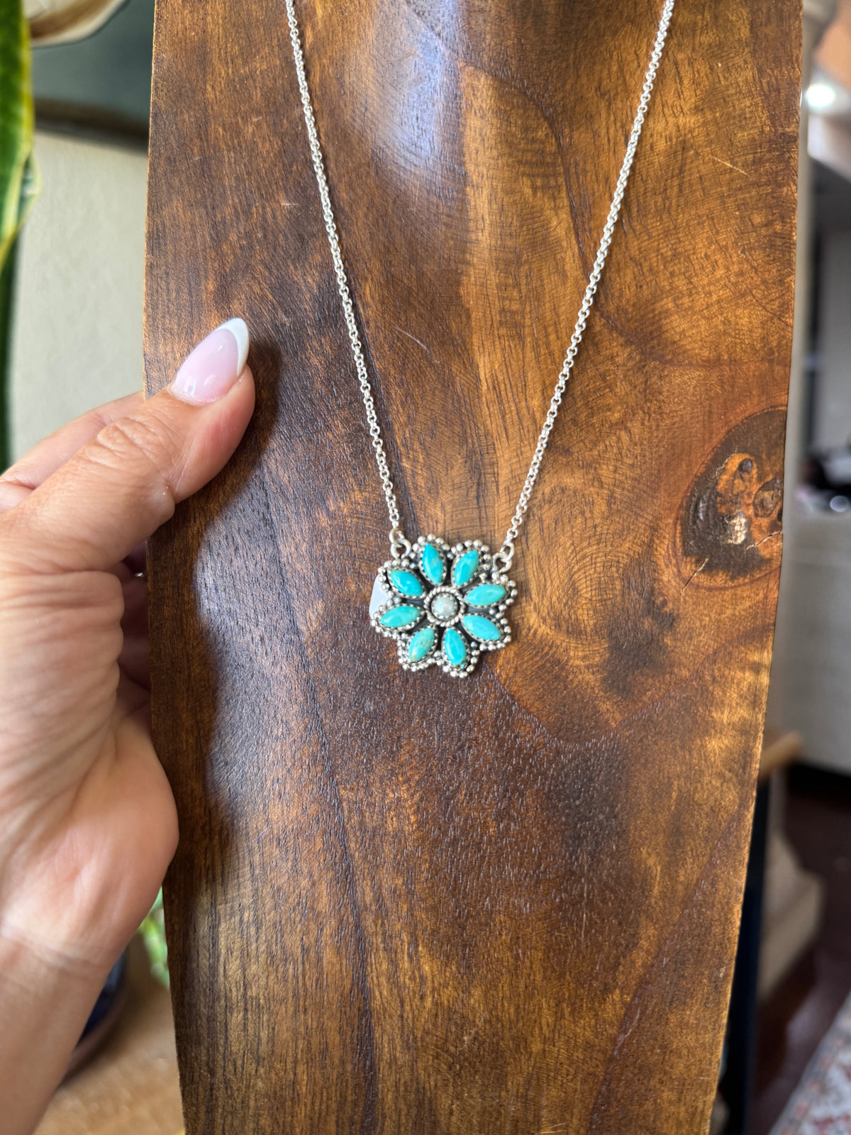 Kingman cluster flower necklace 18 inch