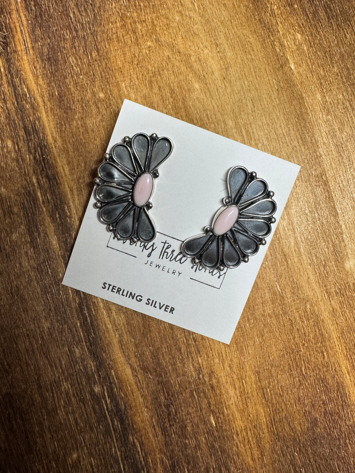 1 1/4” Floral Pink Conch half Cluster Studs