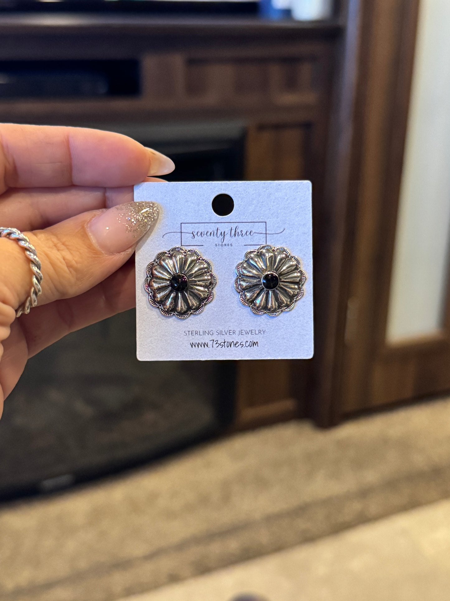 Round Concho w/ black onyx