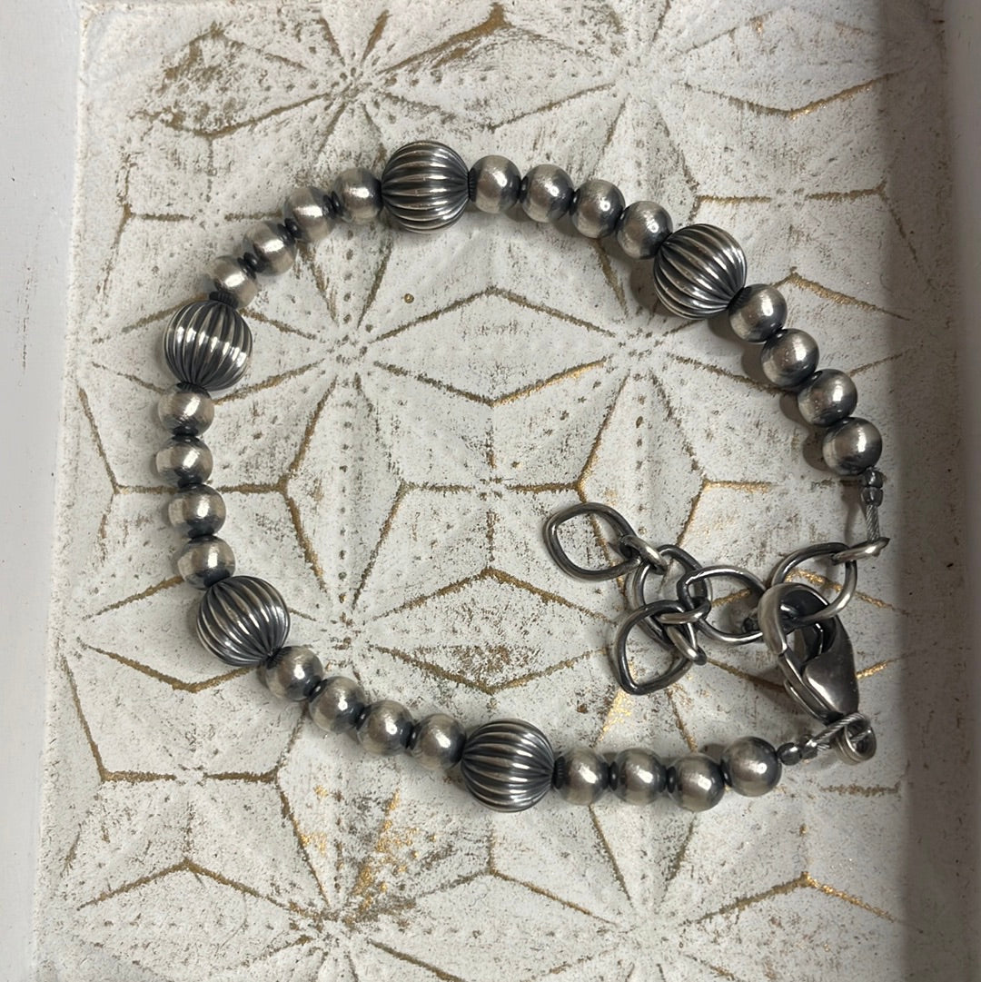 Bella 5mm & 8mm fluted Navajo Pearl Bracelet