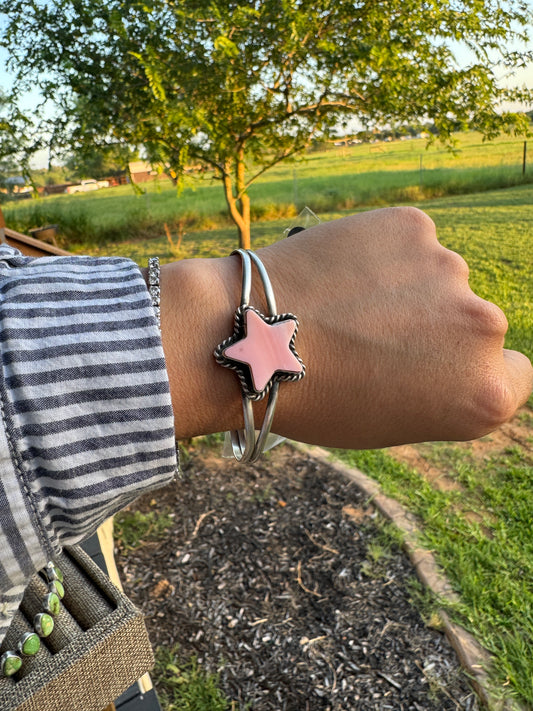 Pink Conch Star Cuff