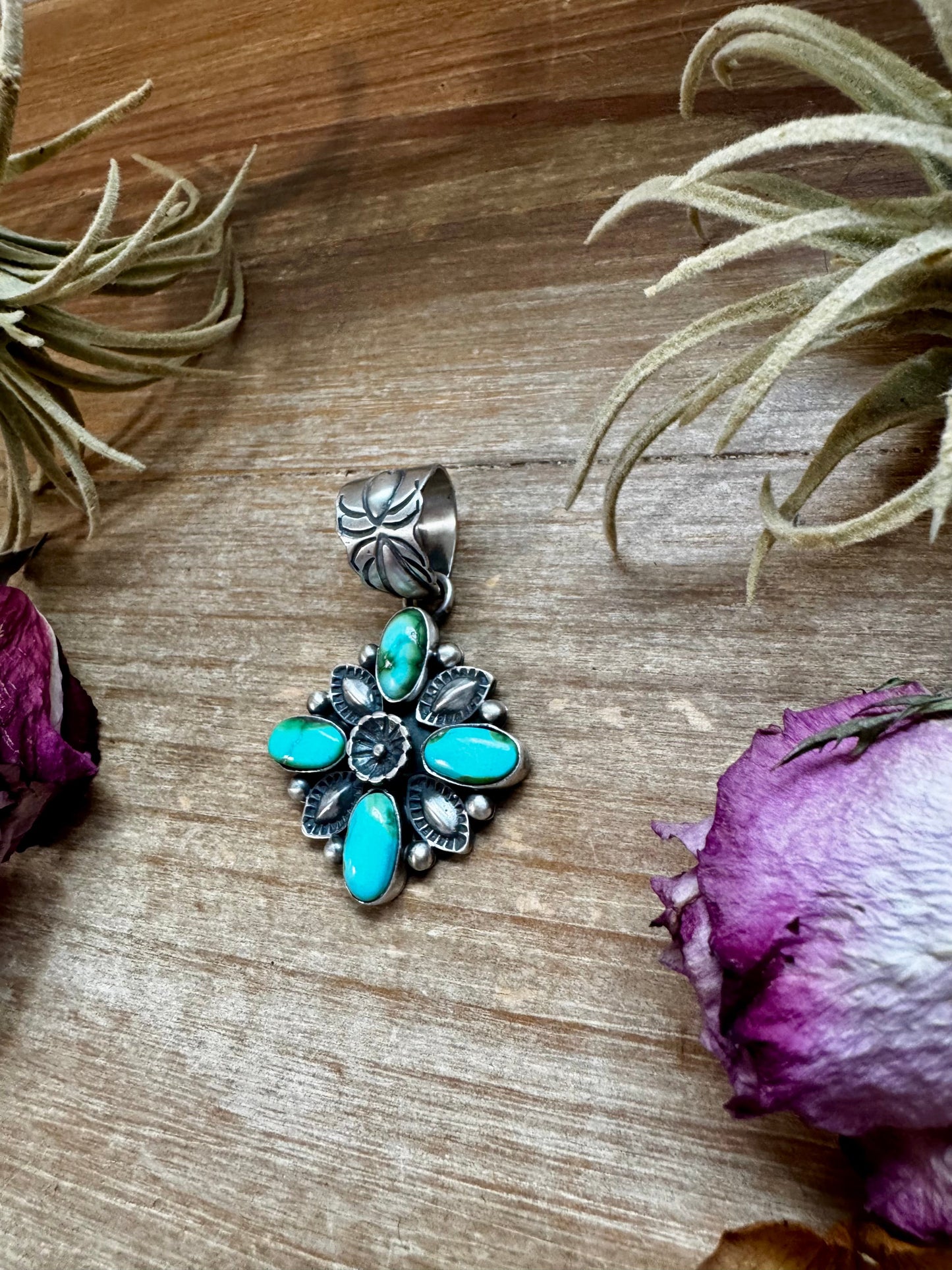 Flower Pendant with Sunderland Gold – Sterling Silver – Native Made by Charles Johnson