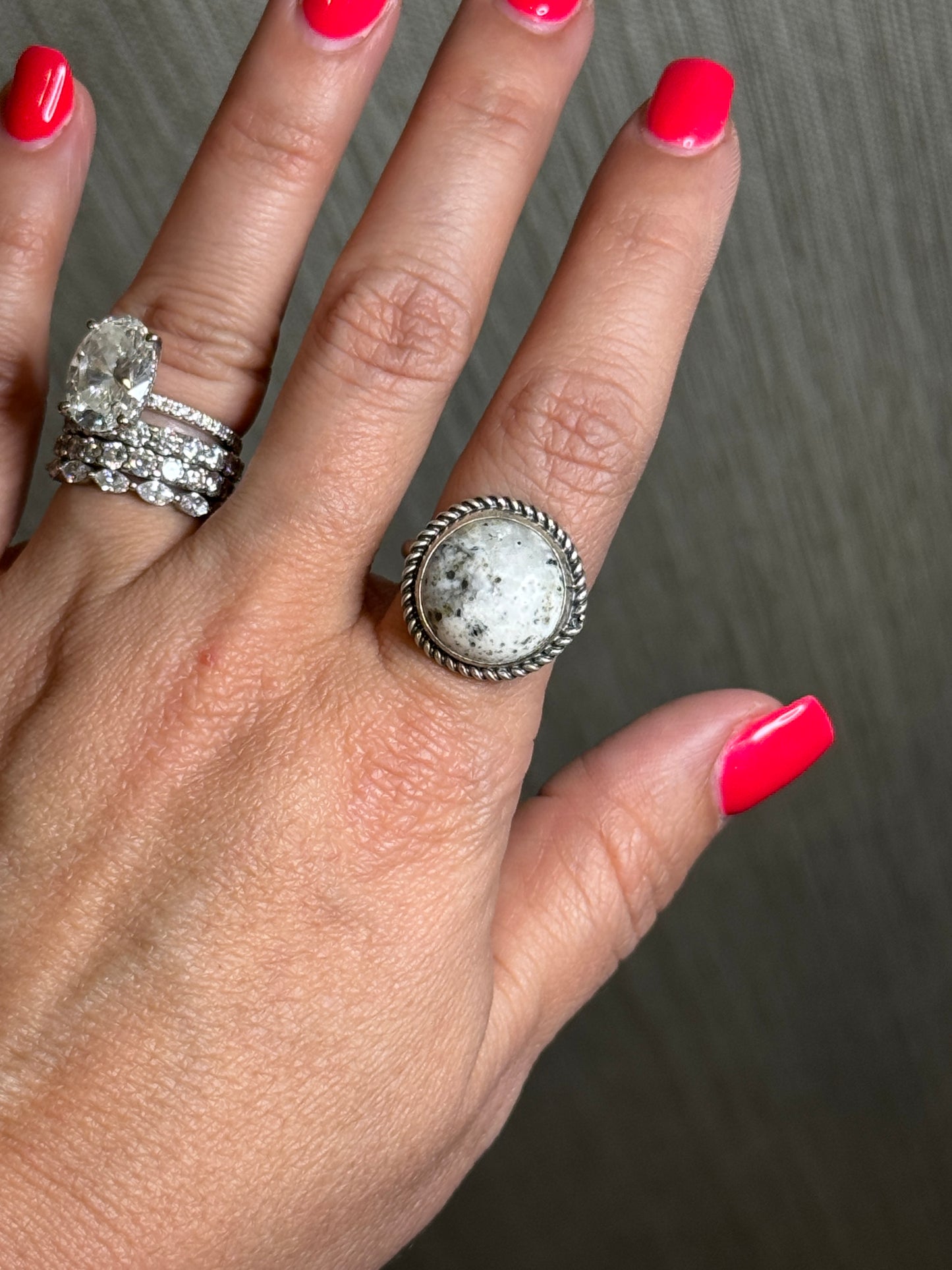 White Buffalo Ring sz8