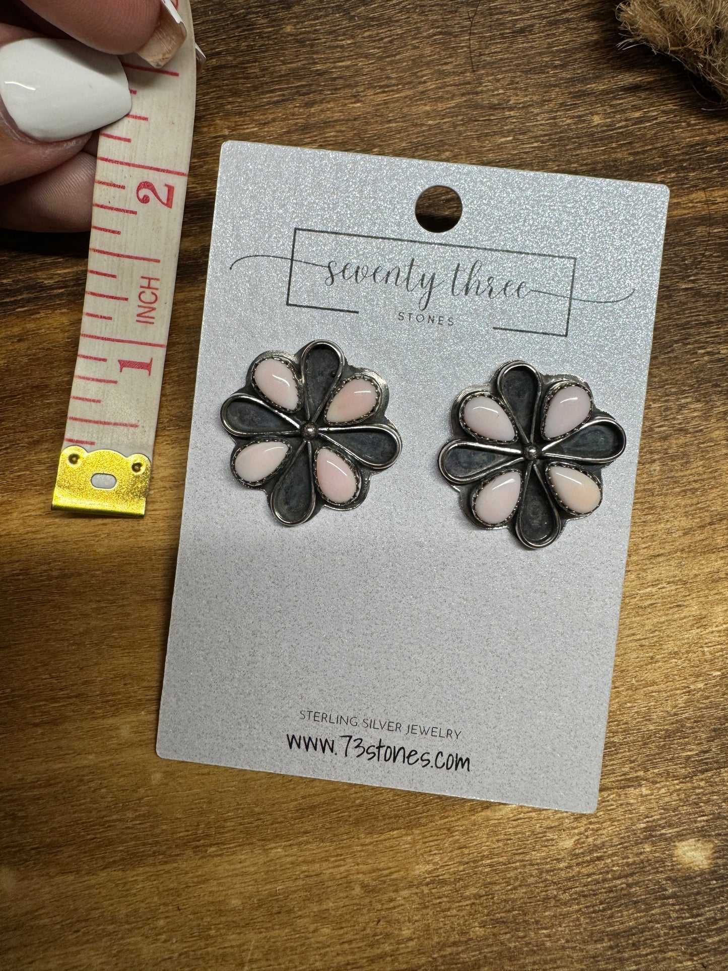 1” Floral Pink Conche Cluster Studs