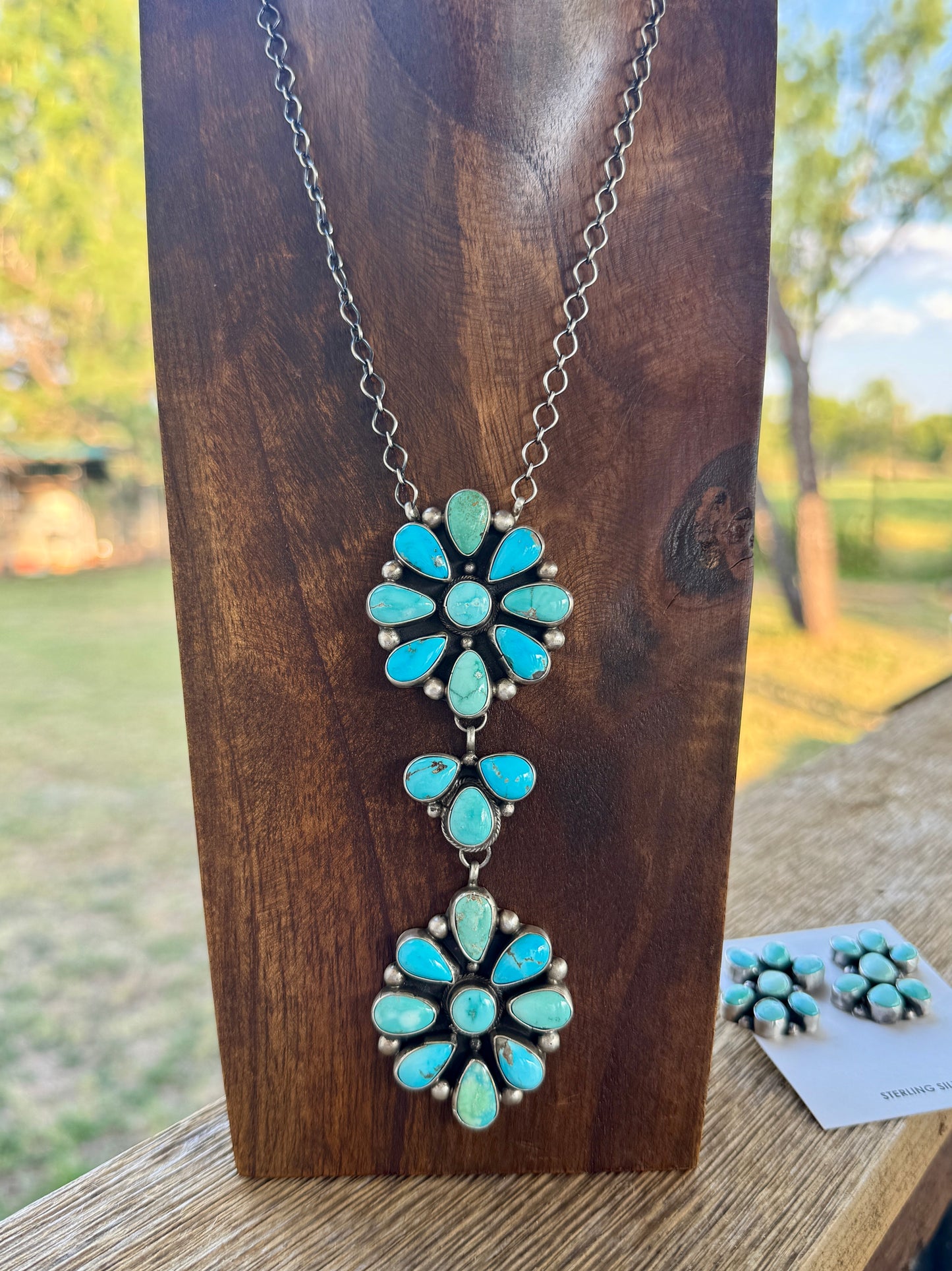 Double cluster Lariat
