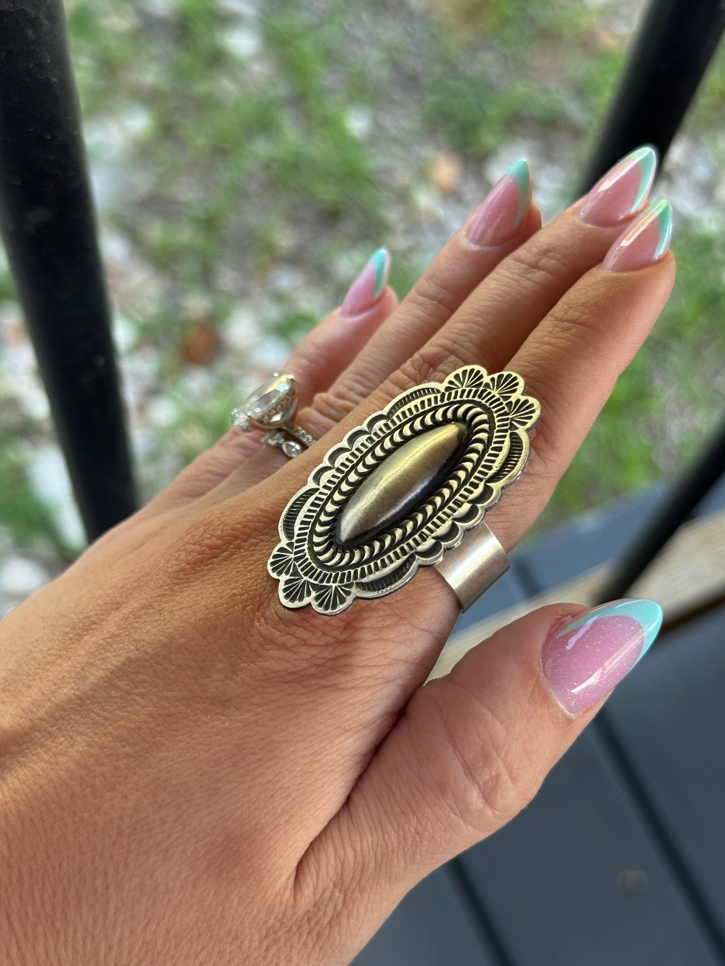 Leander Tahe Oval Adjustable Ring