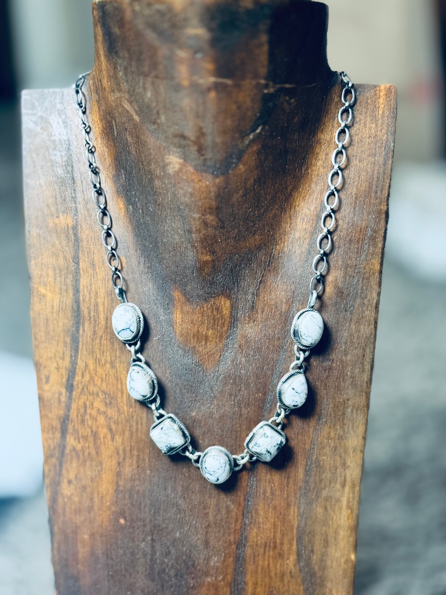 White Buffalo Choker 7 stone