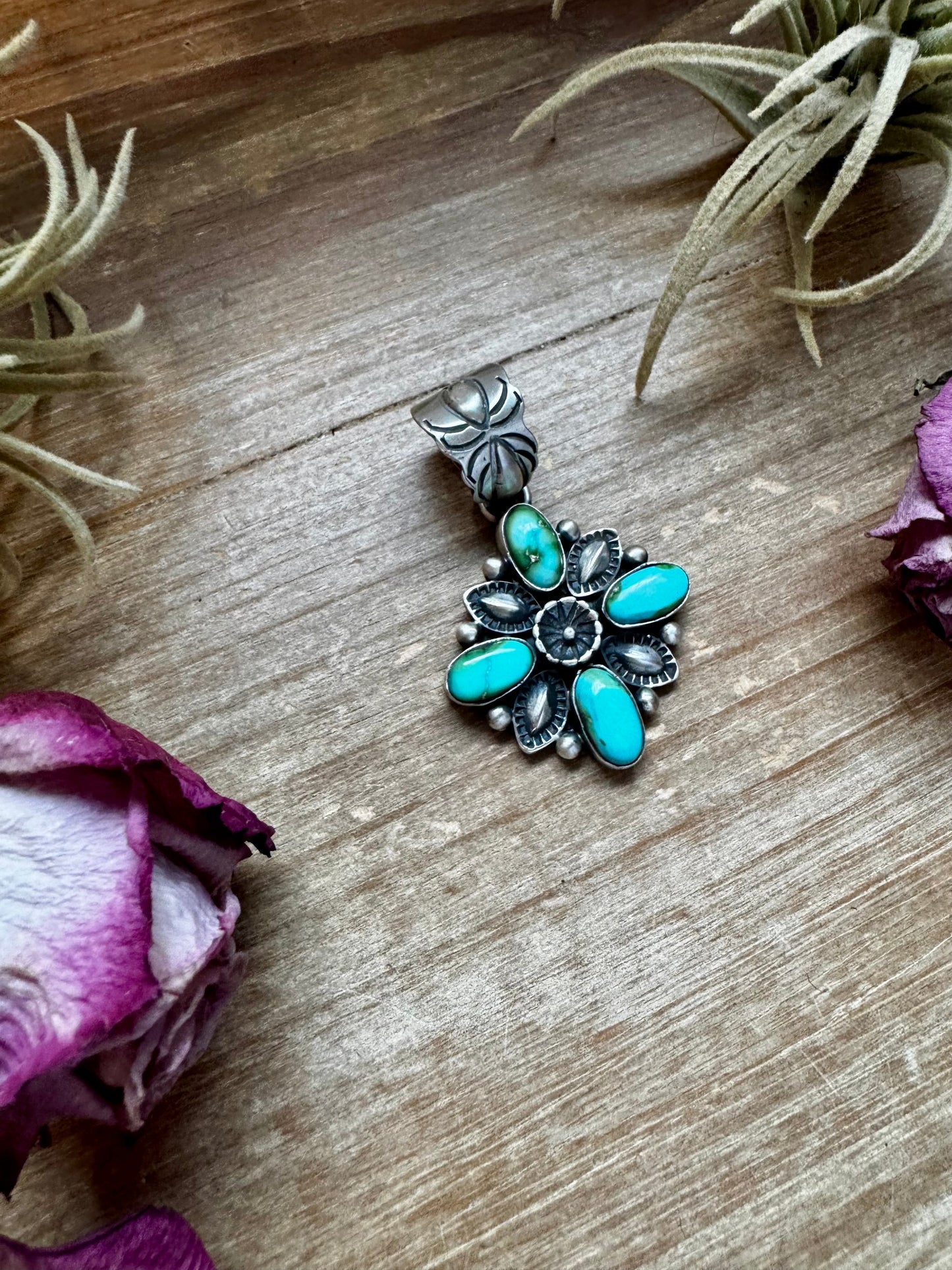 Flower Pendant with Sunderland Gold – Sterling Silver – Native Made by Charles Johnson