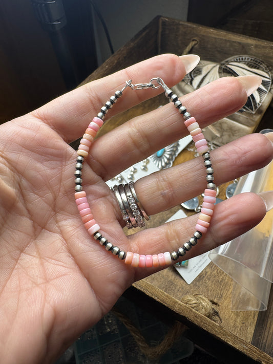 Pink conch bracelet 3mm