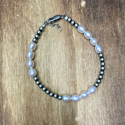 4mm Navajo Pearl Bracelet + Fresh Water Pearl 7” w/ extender