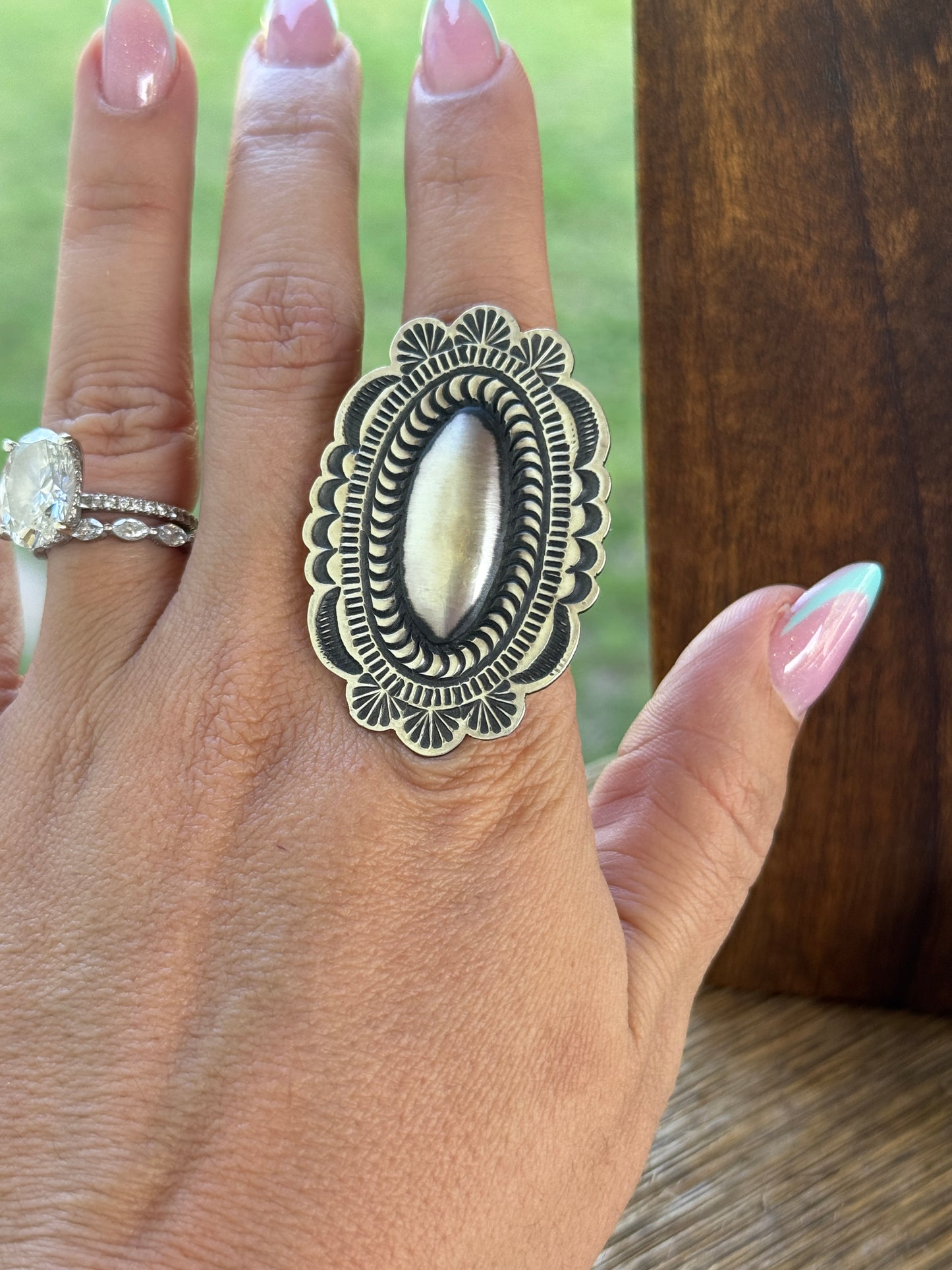 Leander Tahe Oval Adjustable Ring