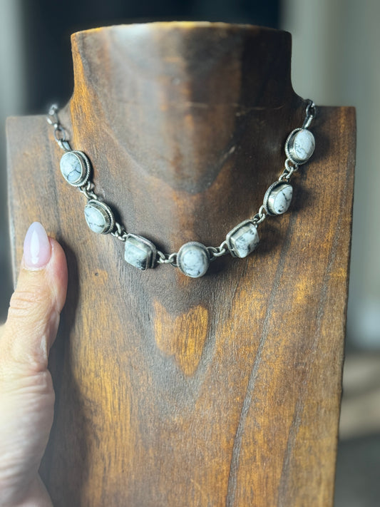 White Buffalo Choker 7 stone