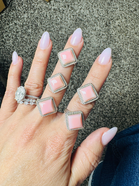 Diamond Shape Pink Conch Ring