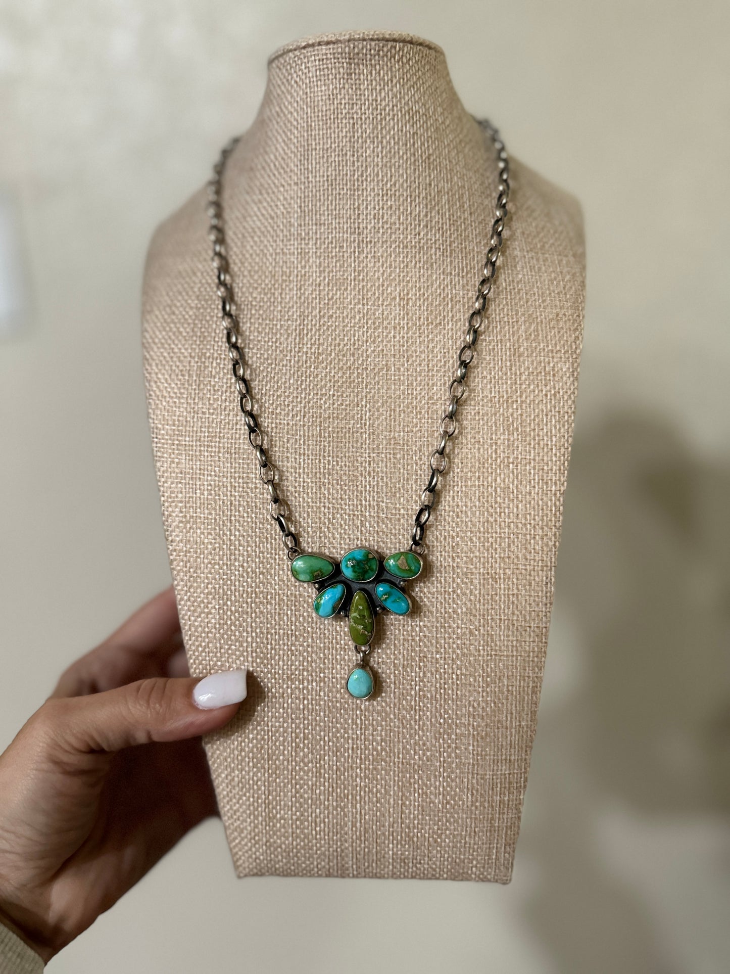 18” Sonoran Gold Turquoise Cluster naja on silver adjustable chain