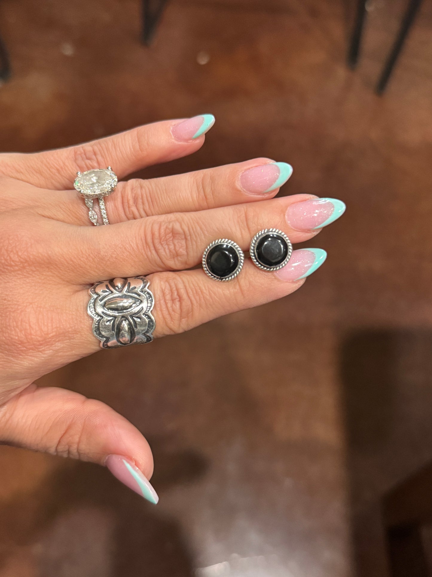 Black onyx round stud earring