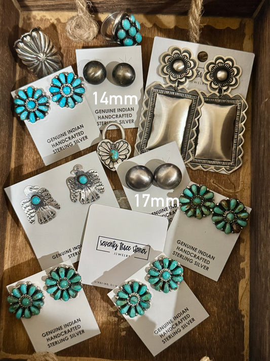 Pillow Sterling Studs medium 14mm