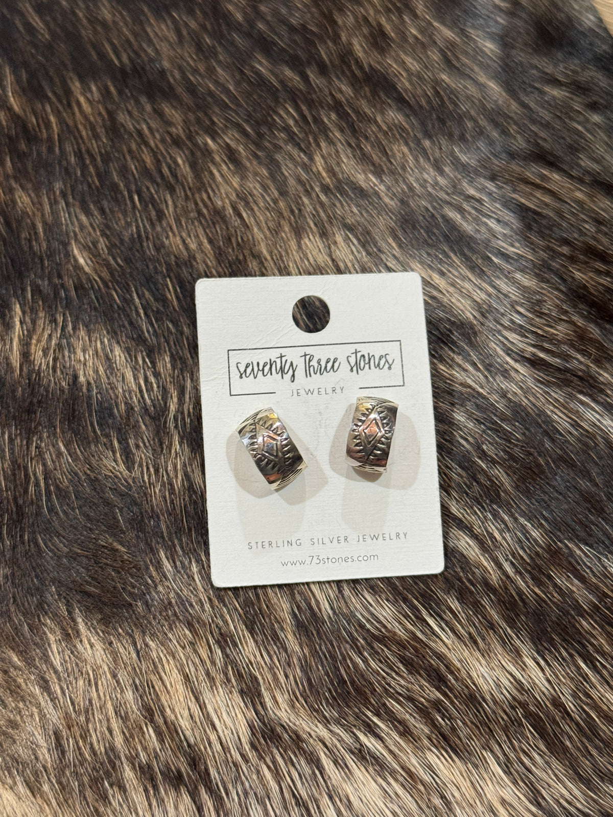 Huggie earrings 1/4”