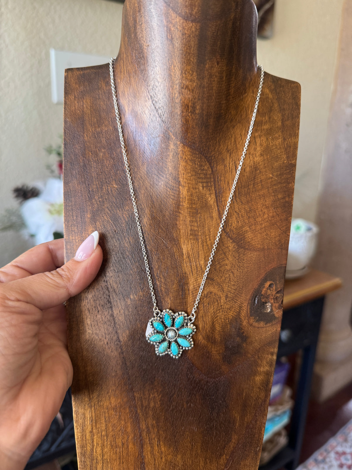 Kingman cluster flower necklace 18 inch