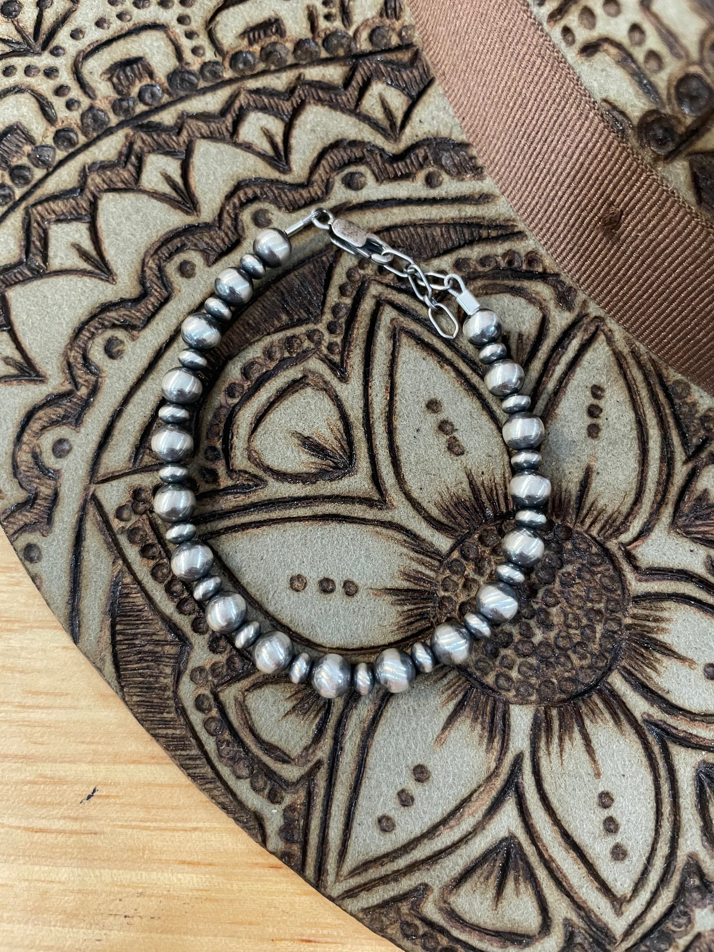 4mm saucer 6mm Navajo Pearl Bracelet