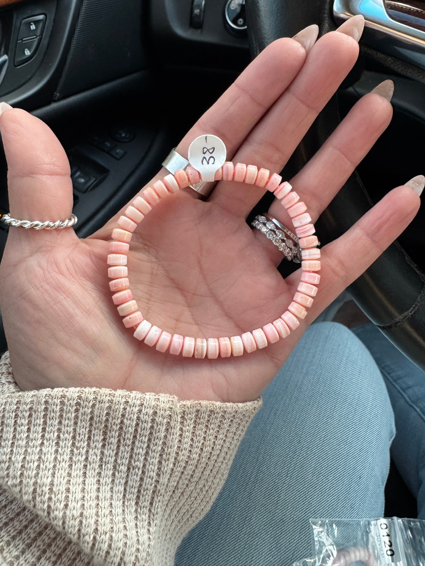 Pink conch stretch bracelet