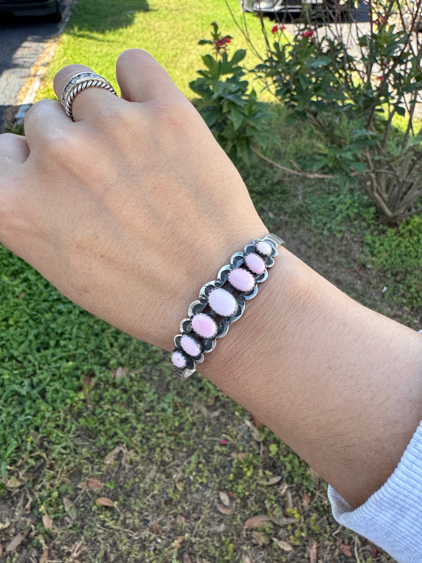 7 stone Pink Conch Cuff