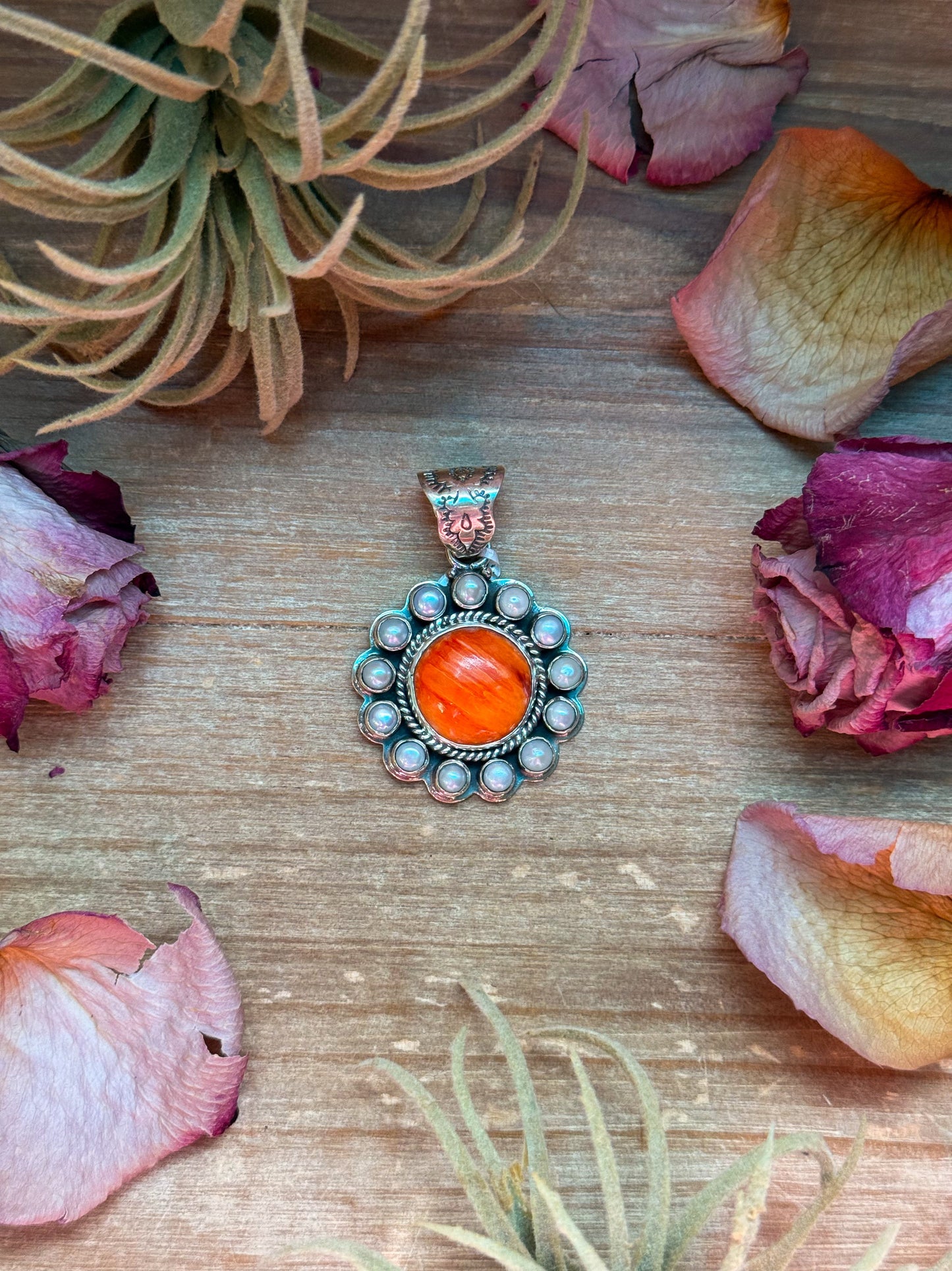 Pearl & Orange Spiny Shell Sterling Silver Pendant – Round