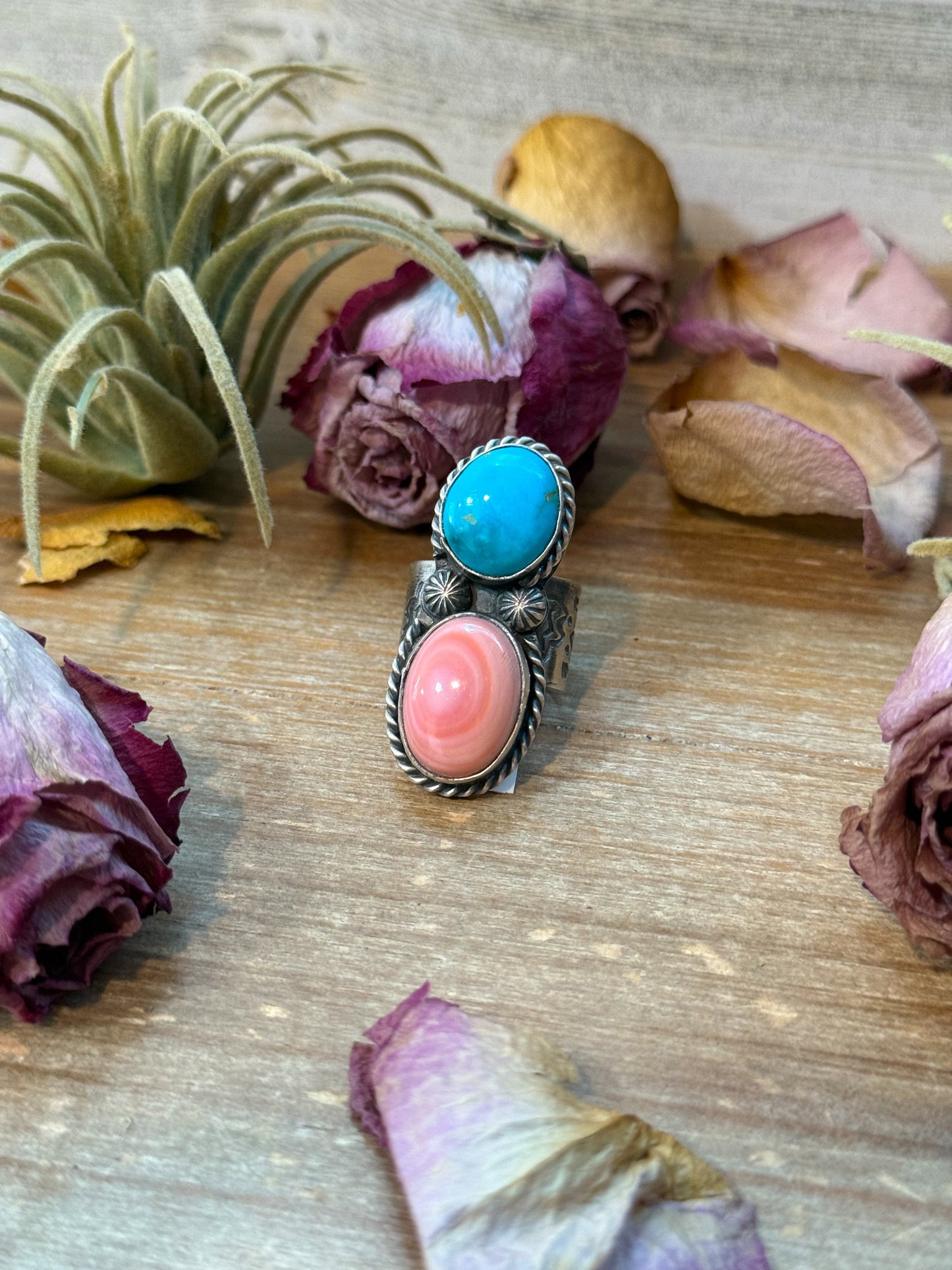 Kingman Turquoise & Pink Conch Sterling Silver Ring – Size 7.5