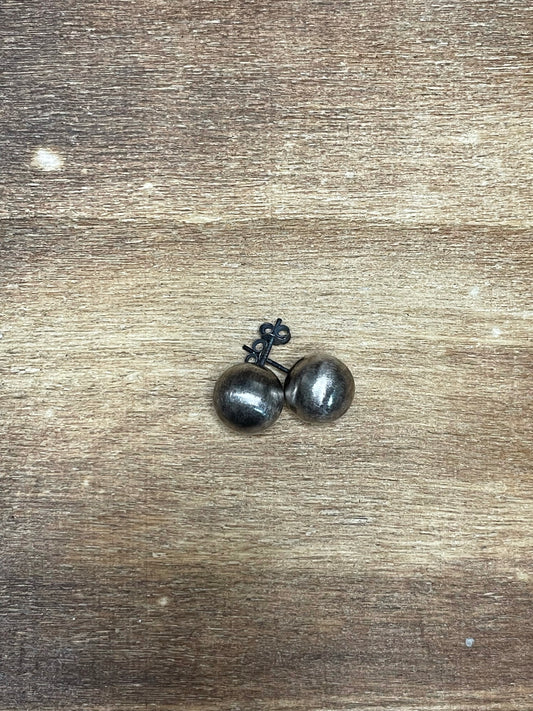 The 10mm Navajo Pearl Stud