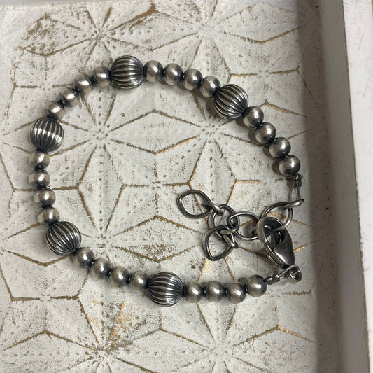 Bella 5mm & 8mm fluted Navajo Pearl Bracelet