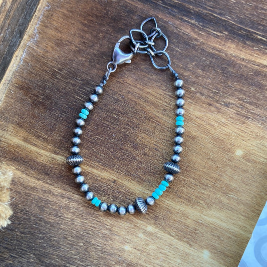 The Scallop 4mm Navajo Pearl Bracelet w Turquoise