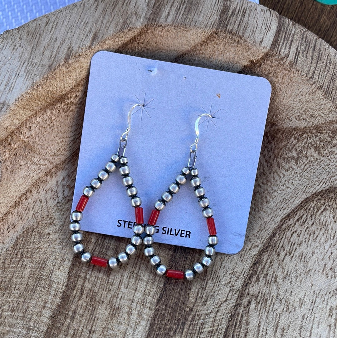4mm Navajo Pearl teardrop with red Coral